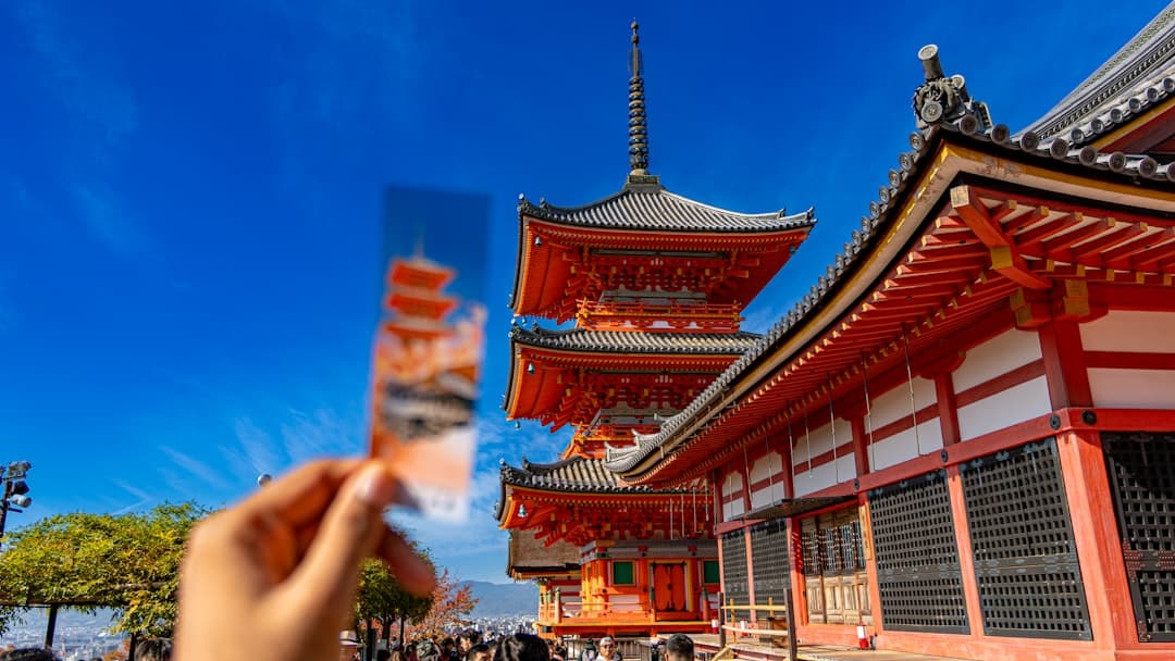 Japan’s Immigration Fee Hike Clears Key Vote